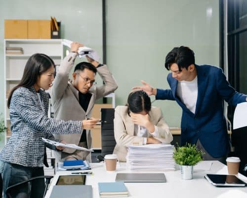 exemple de conflit de groupe